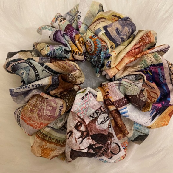 Foreign Currency Print Hair Scrunchie. Multicolor. Medium - Picture 9 of 11